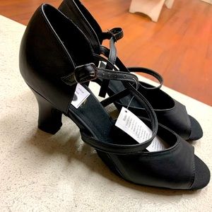 Sansha ballroom shoe NWT